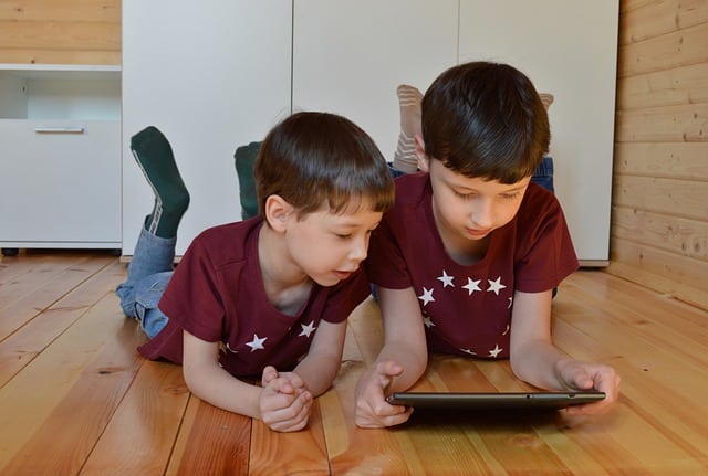 Amazon Kids+, früher Amazon Fire, kann eine gute Ergänzung zum Lernen, aber auch zum Spielen sein.
