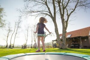 Gartentrampolin oder lieber Bodentrampolin?