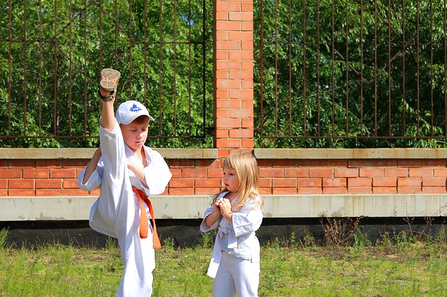 3 Tipps, wie du dein Kind dazu bringst, zu Hause Karate zu trainieren