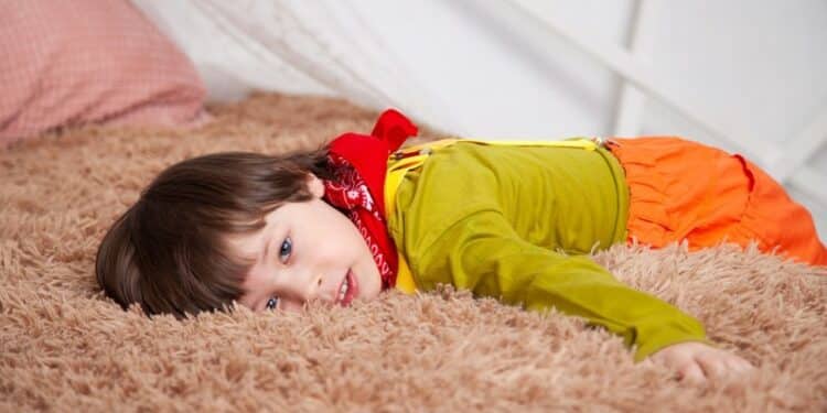 Dein Kind sollte in seinem Bett sicher sein. Möglich macht es ein Kinderbetten in 90×200 cm mit Rausfallschutz.