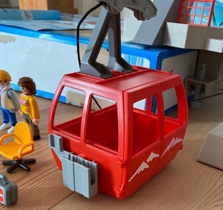 Playmobil Seilbahn mit Bergstation: Die Gondel.