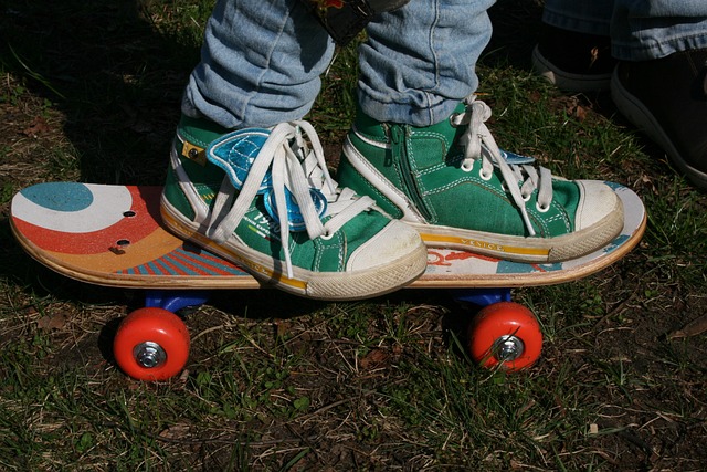Skateboards können für Kinder jeden Alters ein großer Spaß sein.