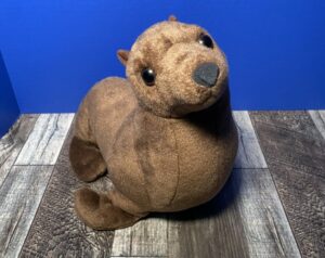 Wir haben uns verschiedene Kuscheltier-Robben genauer angesehen und empfehlenswerte Produkte für Dich ausgewählt.