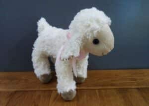 Diese 6 Lamm-Kuscheltiere werden dich zum Strahlen bringen