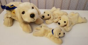 6 Welpen-Kuscheltiere als Geschenk - ein süßer Hauch von Freude!