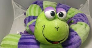 6 Wurm-Kuscheltiere als Geschenk - eine schöne Geste!