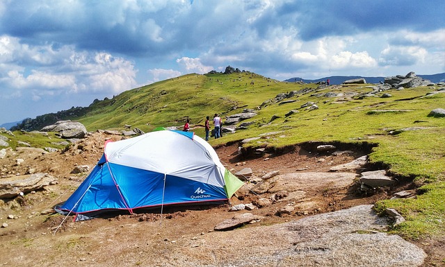 Du liebst Outdoor-Abenteuer und Camping? Dann brauchst du unbedingt dieses Wurfzelt! Einfach aufzustellen und leicht zu transportieren, bietet es den perfekten Unterschlupf für dein nächstes Camping-Abenteuer. Entdecke jetzt die verschiedenen Optionen und finde das perfekte Wurfzelt für dich. Lies weiter, um mehr zu erfahren!