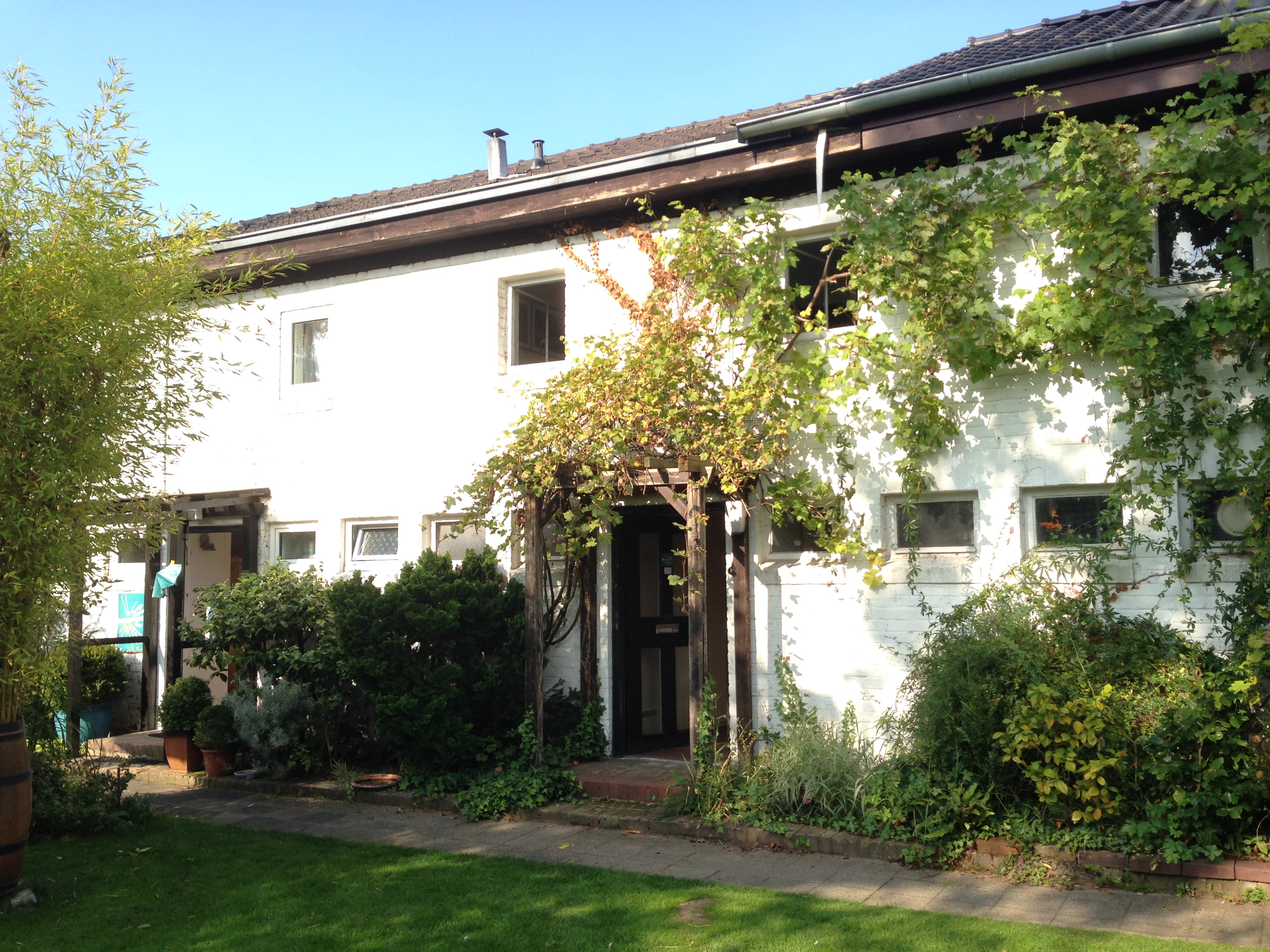 Atelierhaus Zug 25C3 25A4nge zu den Ateliers am Seitenweg 252C welcher von der Theodor Andresen Stra 25C3 259Fe zur Franz J 25C3 25BCrgens Stra 25C3 259Fe f 25C3 25BChrt