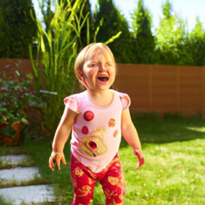Entdecke die Freude: Spielzeug für dein 4 Monate altes Baby“ (Discover the joy: Toys for your 4 month old baby)